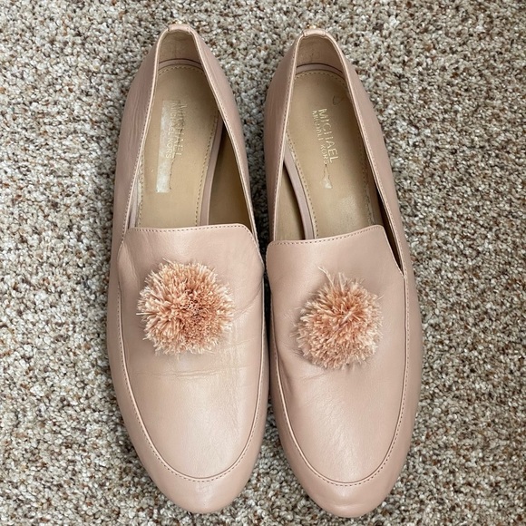 MICHAEL Michael Kors Fara Pom Pom Flat Loafers, Oyster Size 9 - Picture 1 of 8